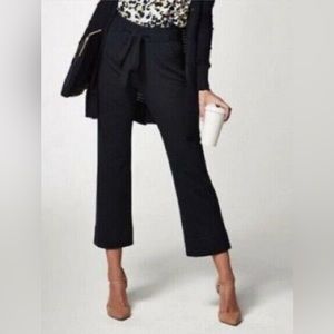 Cabi 5177 Easy Crop Pants Size 6. Navy blue